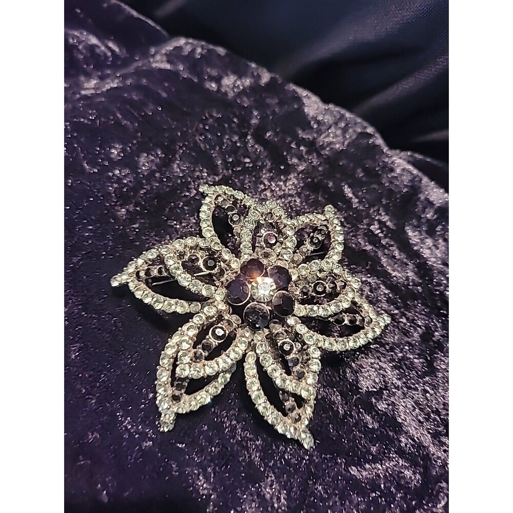 Vintage Cyrstal Rhinestone Flower Brooch Black Crystal‎ Jewelry Costume Fashion
